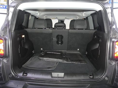 Used 2020 Jeep Renegade Altitude AWD/4WD image 9