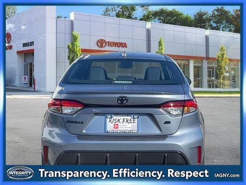 Certified 2023 Toyota Corolla SE image 6