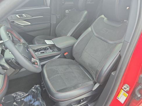 Used 2025 Ford Explorer ST w/ Sun And Sound Package image 17