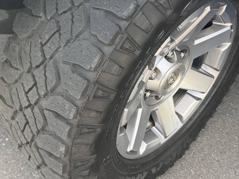 Used 2015 Toyota 4Runner Trail Premium AWD/4WD image 9