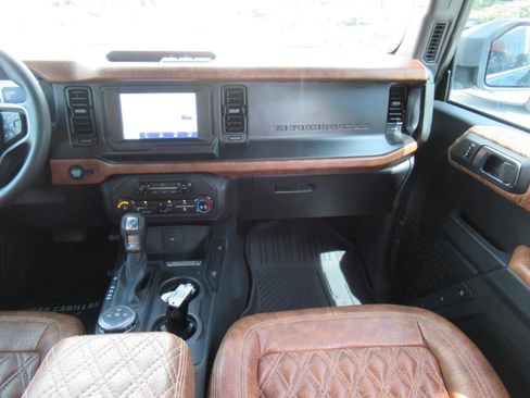 Used 2023 Ford Bronco 4-Door AWD/4WD image 15