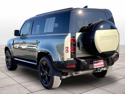 Used 2025 Land Rover Defender 110 X-Dynamic SE image 13