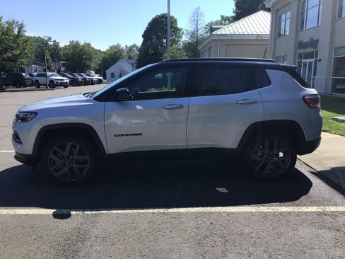 New 2025 Jeep Compass Limited w/ Sun & Sound Group image 4