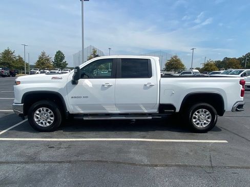 Used 2024 Chevrolet Silverado 2500 LT AWD/4WD image 4