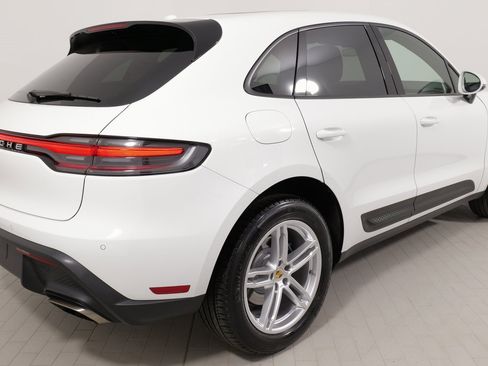Used 2025 Porsche Macan image 14