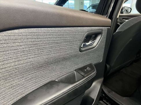 Used 2023 Nissan Rogue SV image 12