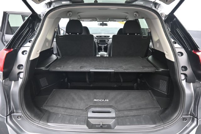 Used 2018 Nissan Rogue SV AWD/4WD image 28