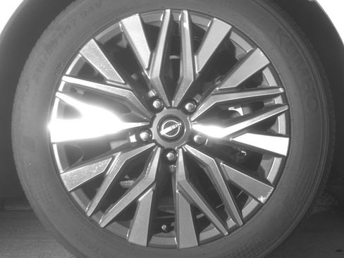 Used 2025 Nissan Altima 2.5 SV FWD image 13