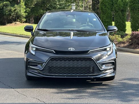 Used 2023 Toyota Corolla SE FWD image 3