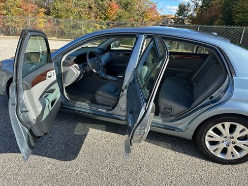 Used 2010 Toyota Avalon XLS image 28