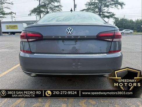 Used 2021 Volkswagen Passat 2.0T SE FWD image 6