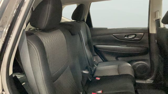 Used 2020 Nissan Rogue SV AWD/4WD image 19