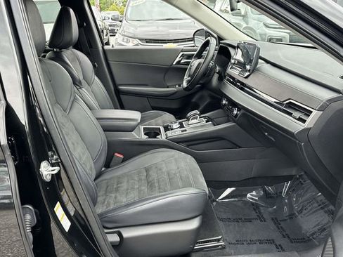Used 2024 Mitsubishi Outlander SE Black Edition AWD/4WD image 18