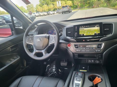 Certified 2025 Honda Passport TrailSport image 17