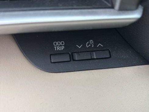 Used 2023 Toyota Highlander XLE image 15