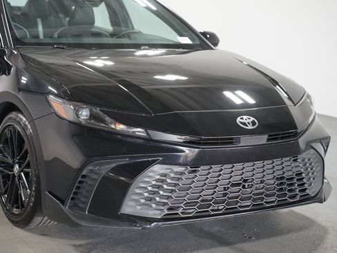 Certified 2025 Toyota Camry SE image 4