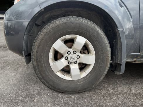 Used 2013 Nissan Frontier SV w/ SV Value Truck Pkg image 11