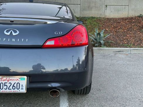 Used 2011 INFINITI G37 Journey w/ Premium Pkg image 16