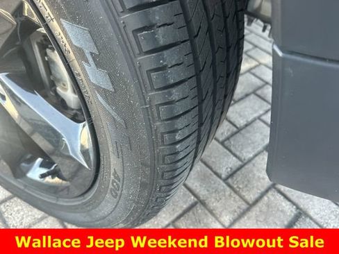 Used 2024 Jeep Grand Cherokee Altitude AWD/4WD image 10