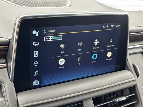 Used 2024 Chevrolet Suburban Premier image 28