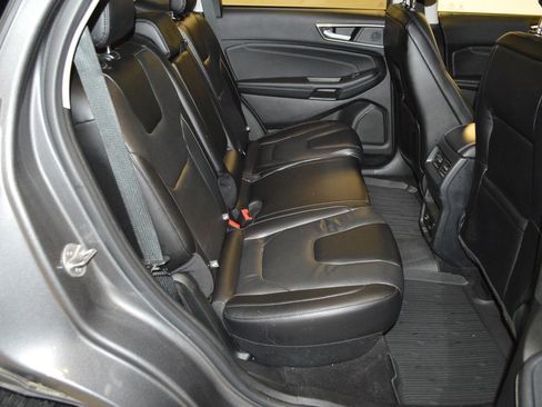 Used 2022 Ford Edge Titanium image 12