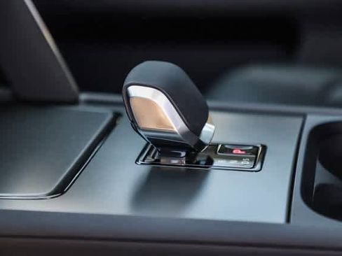 New 2024 Land Rover Discovery Sport S image 23