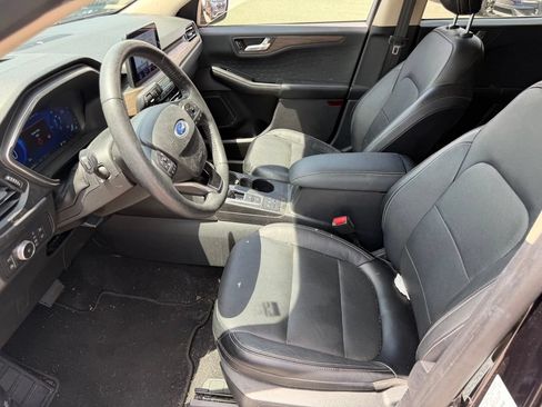 Used 2020 Ford Escape Titanium FWD image 21