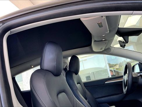 Used 2023 Tesla Model Y Long Range AWD/4WD image 27