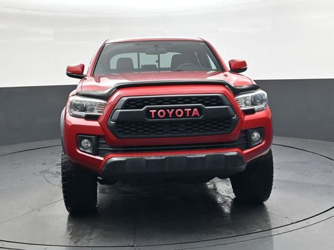 Used 2016 Toyota Tacoma TRD Off-Road image 10