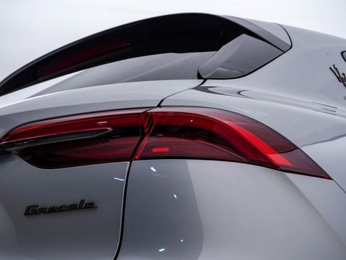 Certified 2024 Maserati Grecale Trofeo image 13