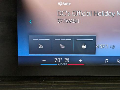 Certified 2024 BMW X6 xDrive40i w/ Premium Package image 24