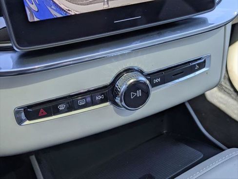 New 2026 Volvo XC90 T8 Ultra w/ Protection Package Premier AWD/4WD image 8