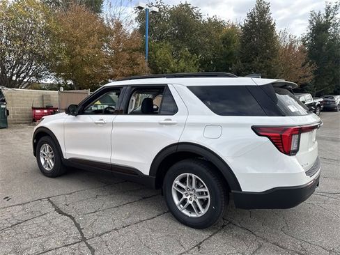 New 2026 Ford Explorer Active image 7