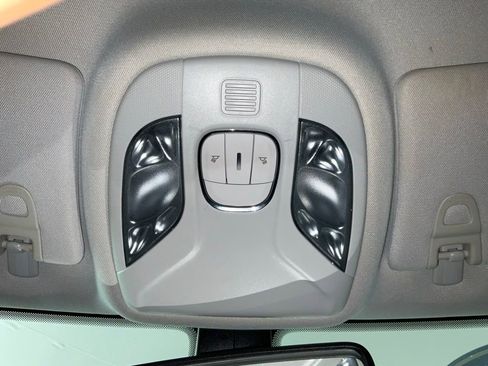 Used 2020 Jeep Compass Latitude FWD image 16