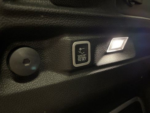 Used 2021 Jeep Grand Cherokee L Limited AWD/4WD image 29