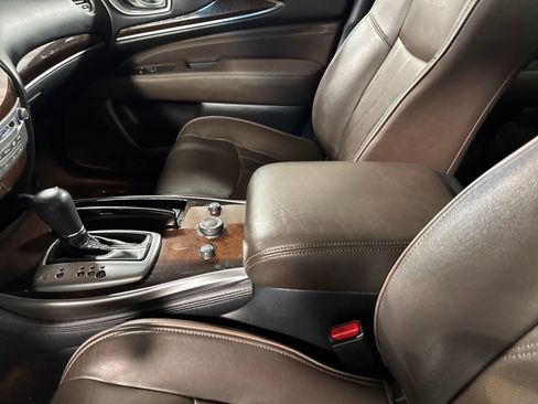 Used 2013 INFINITI JX35 AWD w/ Premium Pkg image 26