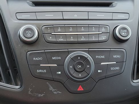 Used 2016 Ford Focus SE FWD image 15