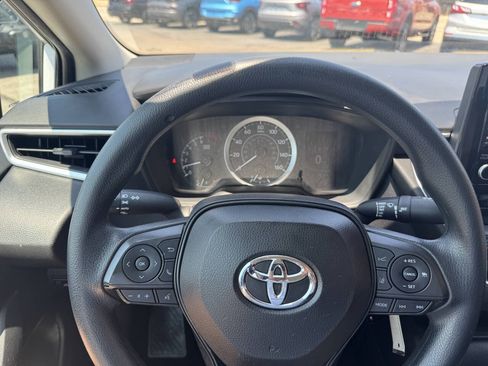 Used 2022 Toyota Corolla LE FWD image 12