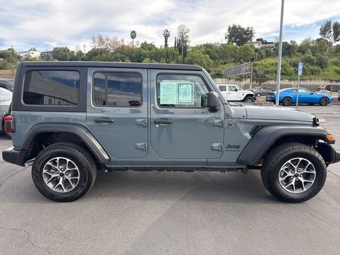 Used 2024 Jeep Wrangler Sport S image 10
