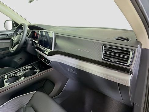New 2026 Volkswagen Atlas Peak Edition AWD/4WD image 33