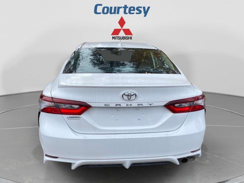 Used 2023 Toyota Camry SE FWD image 4