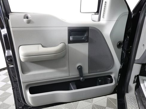 Used 2005 Ford F150 XL image 12