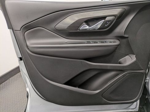 Used 2022 GMC Terrain SLE w/ Driver Convenience Package image 8