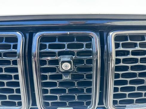 Used 2023 Jeep Wagoneer Series II w/ Convenience Group I AWD/4WD image 29