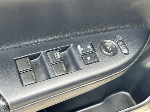 Used 2017 Honda Accord Sport image 14