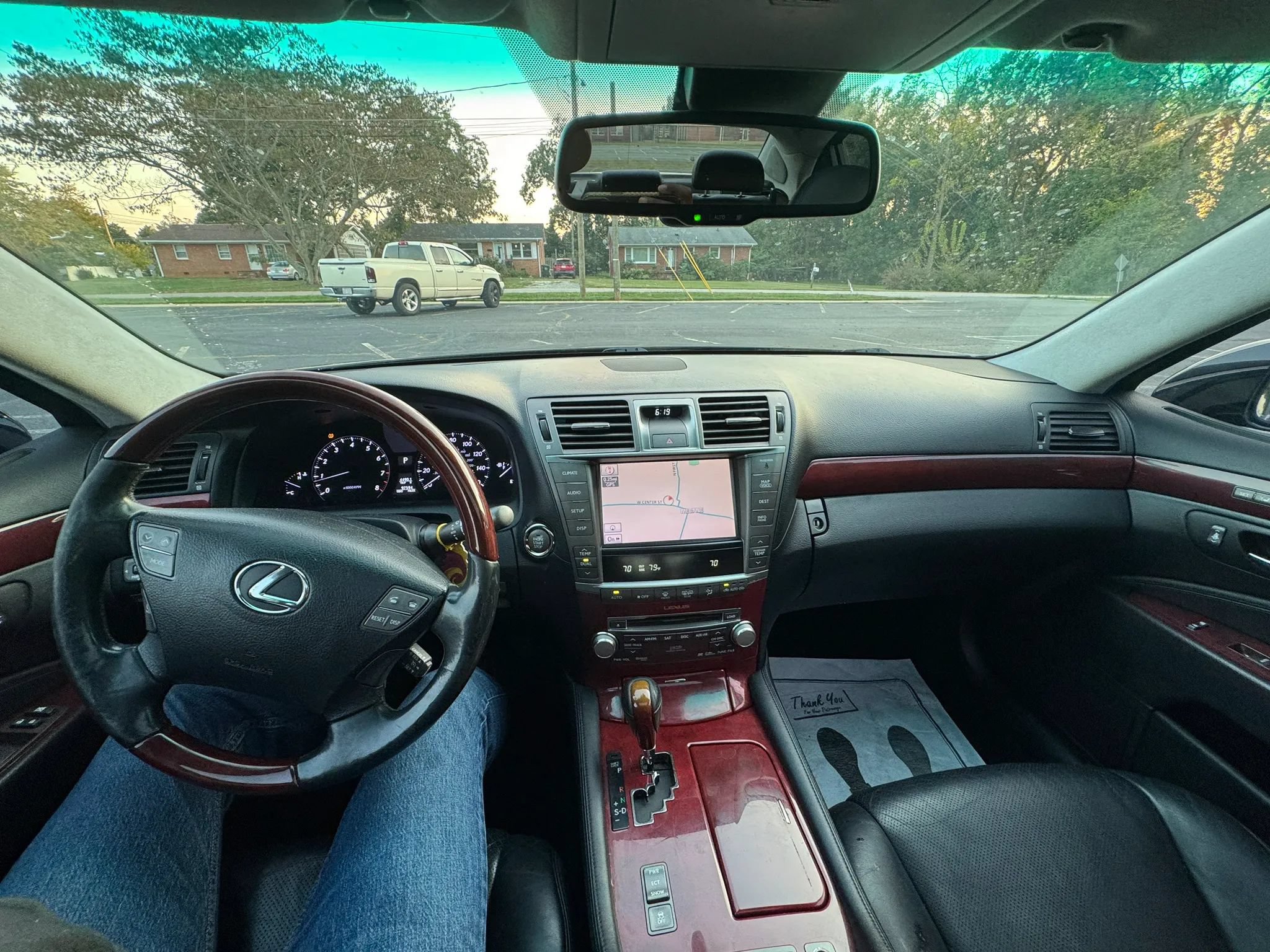Used 2010 Lexus LS 460 L w/ Luxury Pkg RWD image 22