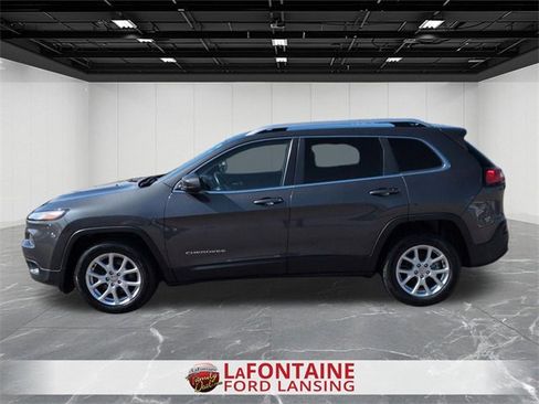 Used 2015 Jeep Cherokee Latitude image 2