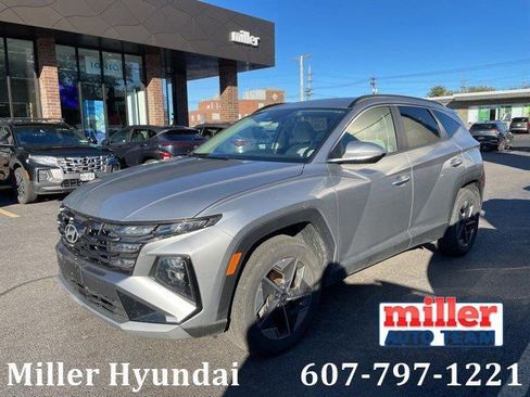 New 2025 Hyundai Tucson SEL image 1