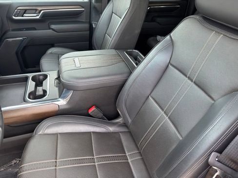 Used 2024 Chevrolet Silverado 3500 High Country w/ Technology Package AWD/4WD image 6