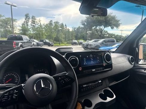 Used 2025 Mercedes-Benz Sprinter 2500 image 12